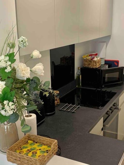 Bournemouth Nr Town Beach Train Coach Shops Lovely Entire Apartment Allows Quiet Good Dogs Экстерьер фото